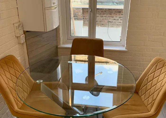 New! Supreme Apartment - Near Tube Stations